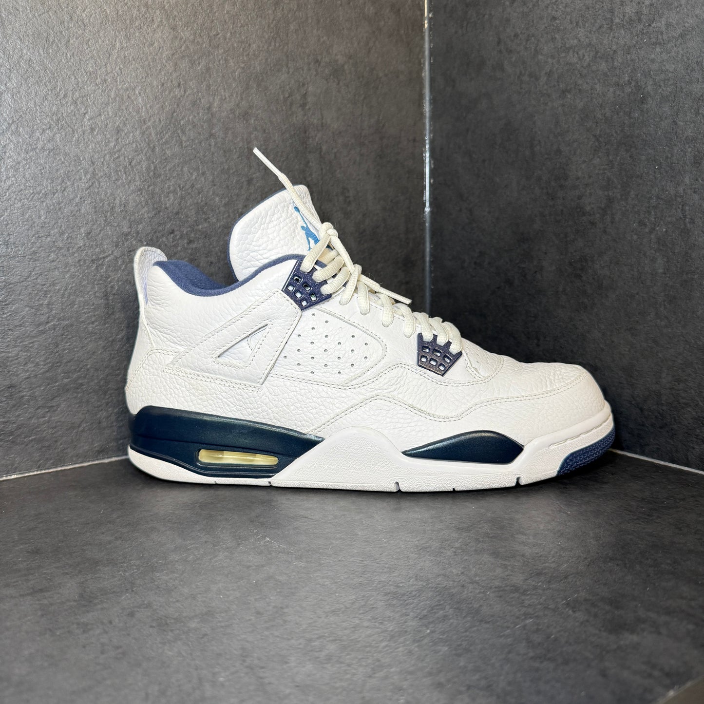 Jordan 4 Columbia Blue - UK9.5