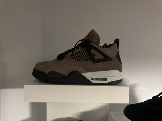 Jordan 4 Retro - Taupe Haze (brown suede with black laces)	UK 9